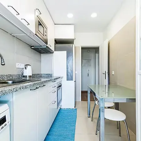 T1 Com Varanda A 5 Min A Pe Da Apartment