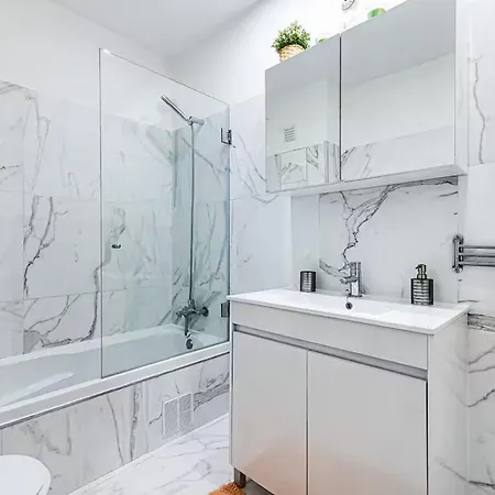 Apartment T1 Com Varanda A 5 Min A Pe Da